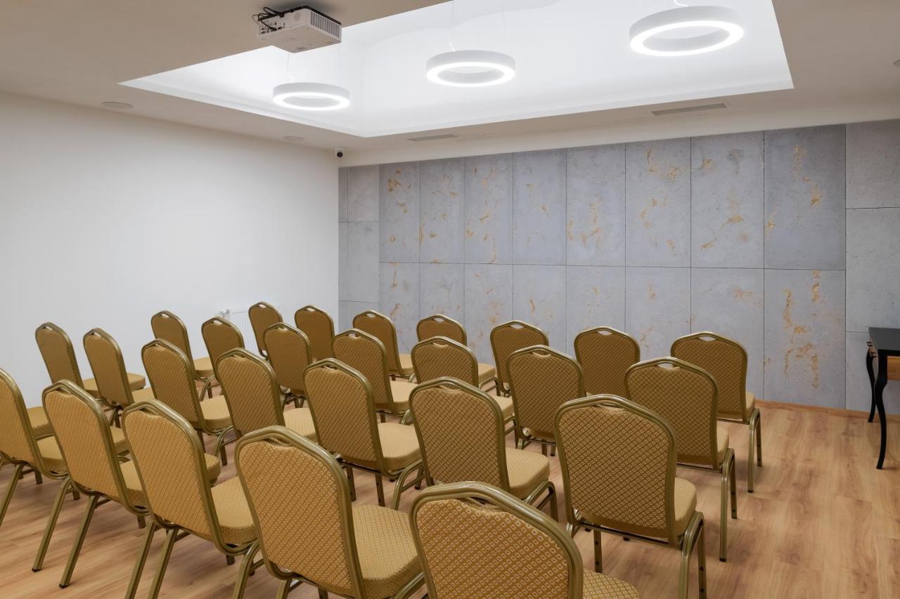Sky Hotel Krasków Εξωτερικό φωτογραφία